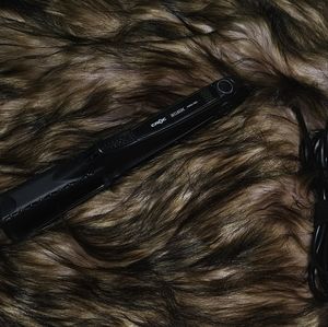 Croc Deluxe Black Hair Straightener